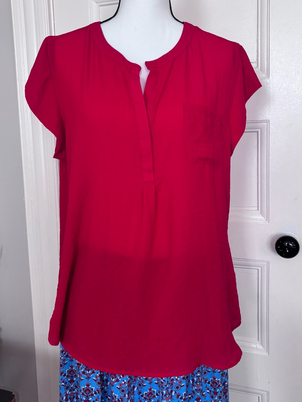 Liz Claiborne Red Short Sleeve Split Neck Blouse - Size Large